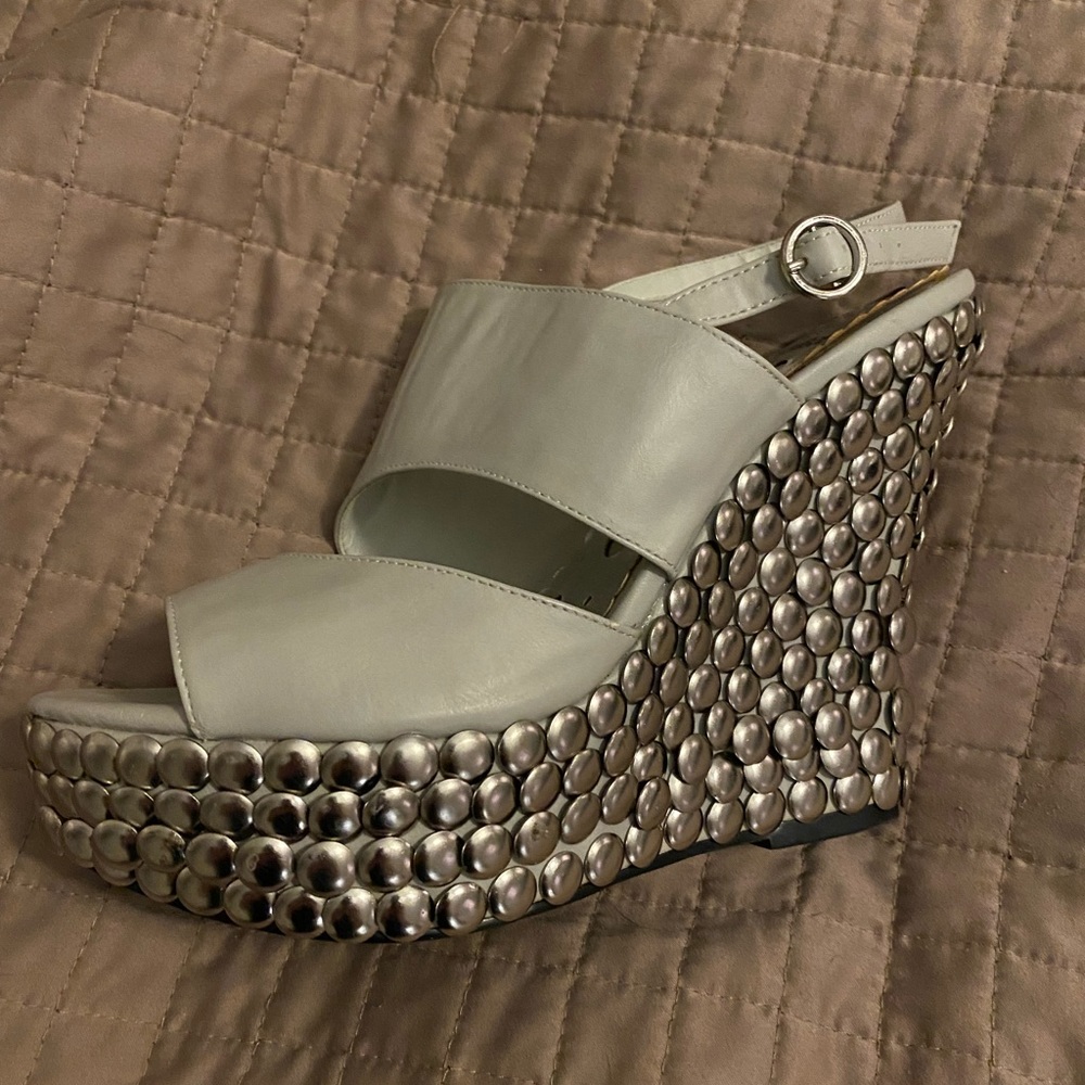 Not rated women 8 platform gray leather amazing shoes! Open toe with strap